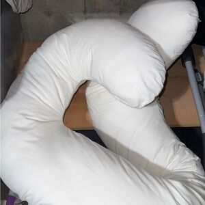 Comfortable White Pregnancy Pillow